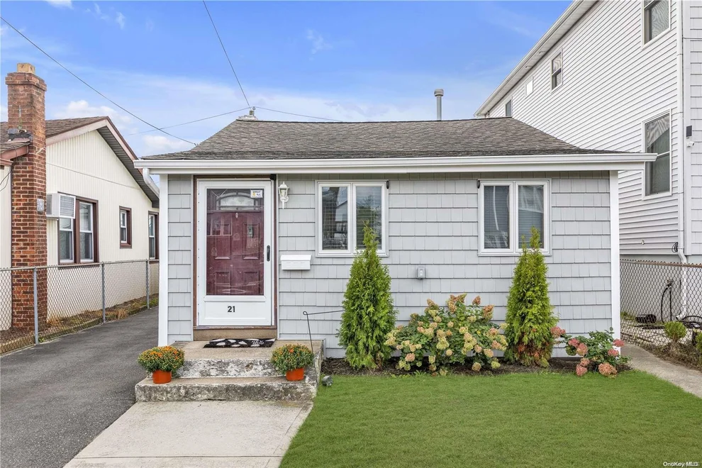 Unit for sale at 21 Hastings Road, Hempstead, NY 11558