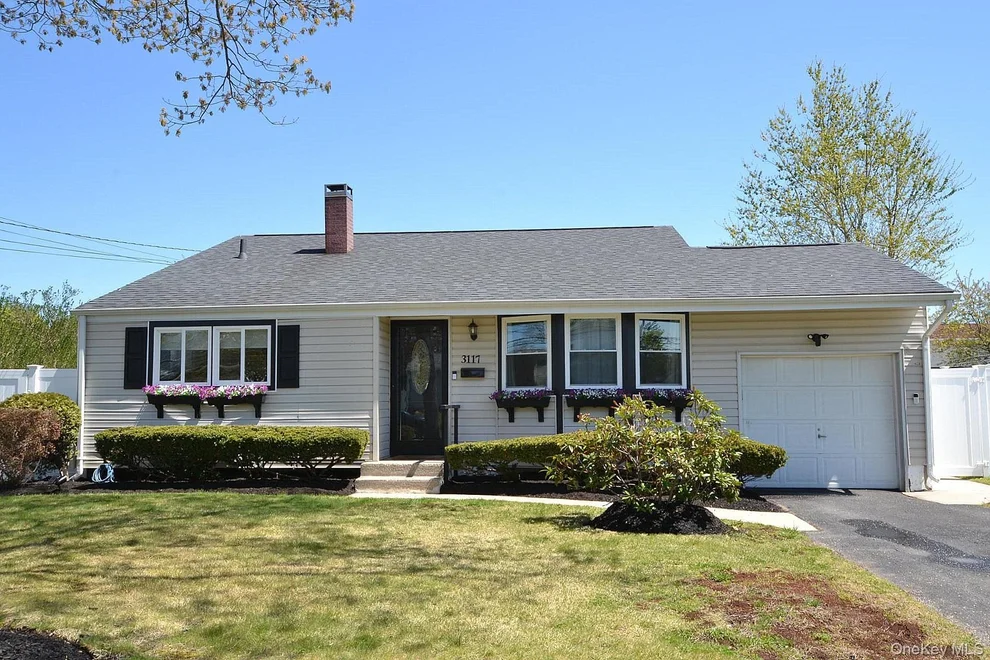 Unit for sale at 3117 Newport Avenue, Brookhaven, NY 11763