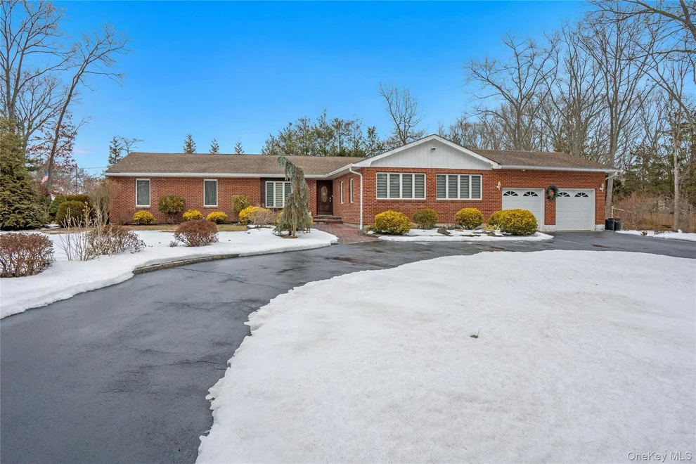 Unit for sale at 69 Churchill Lane, Smithtown, NY 11787