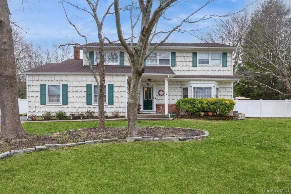 Unit for sale at 10 Liso Drive, Brookhaven, NY 11766