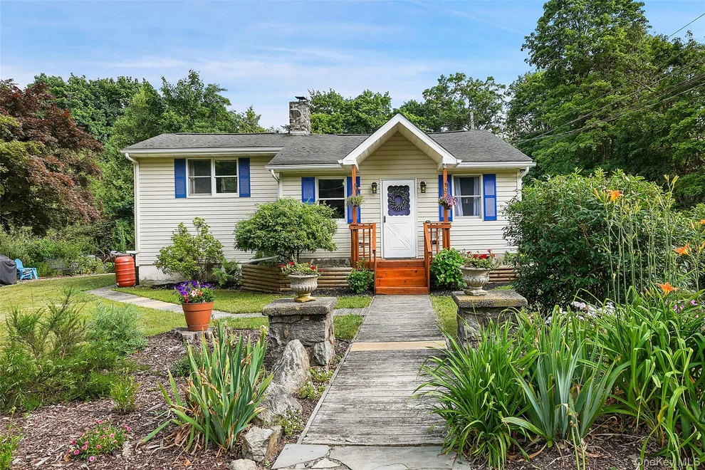 Unit for sale at 9 Starview Avenue, Putnam Valley, NY 10579