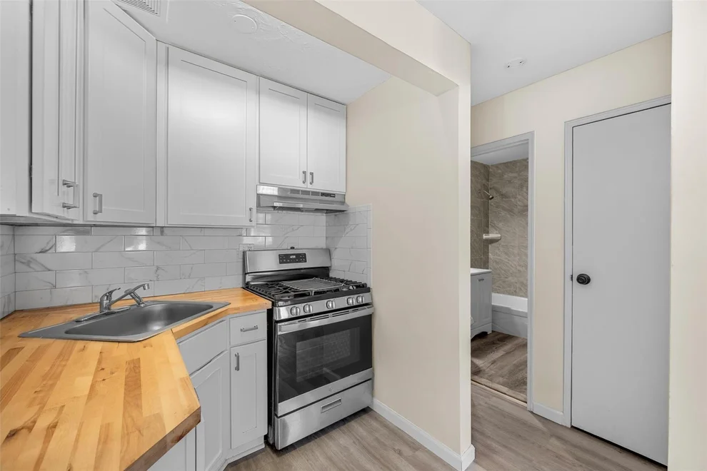 Unit for sale at 2201 Barclay Manor, Newburgh (City), NY 12550
