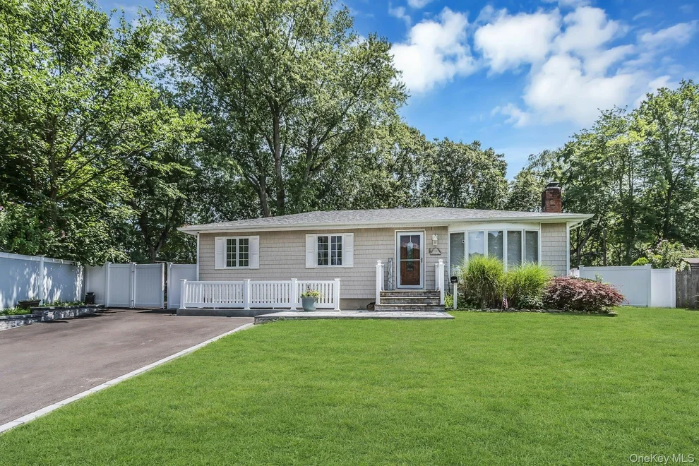 Unit for sale at 58 Crescent Place, Smithtown, NY 11787