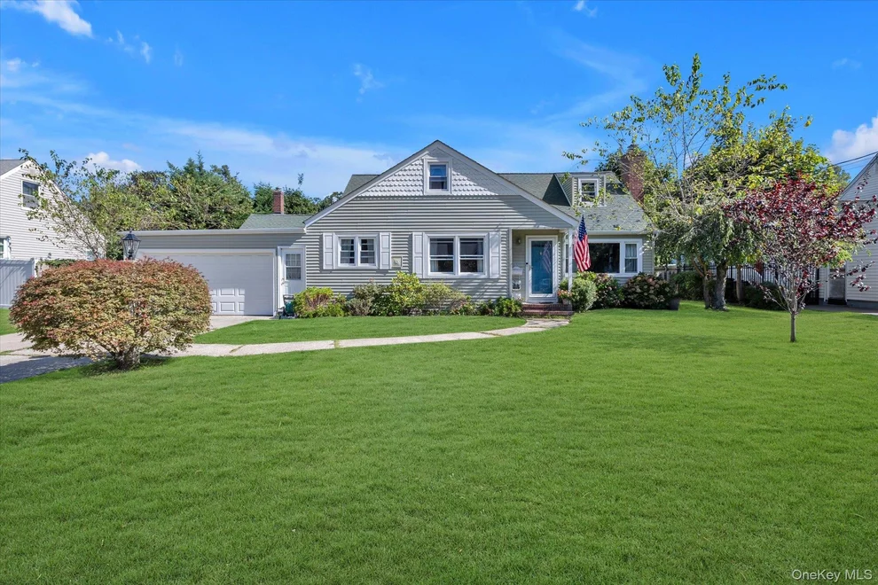 Unit for sale at 55 Bayside Avenue, Babylon, NY 11701