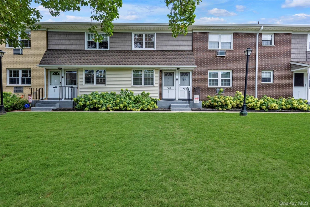 Unit for sale at 5206 Wilshire Lane, Islip, NY 11769