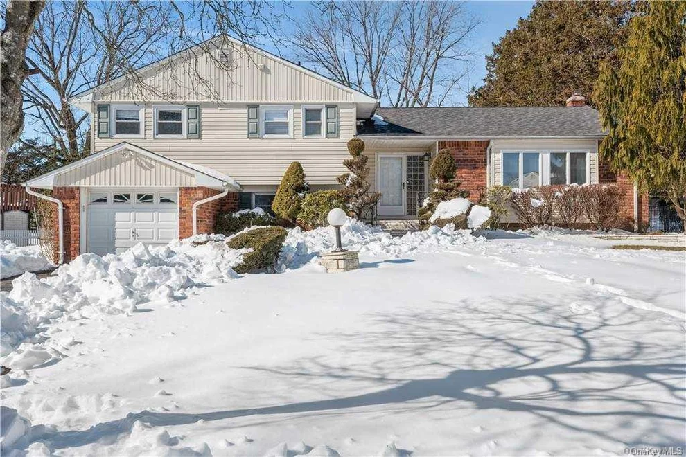 Unit for sale at 258 Gramercy Drive, Oyster Bay, NY 11753
