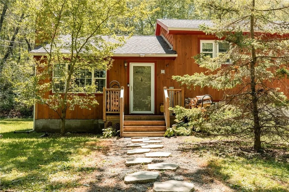 Unit for sale at 21 Hamlet Lane, Milan, NY 12571