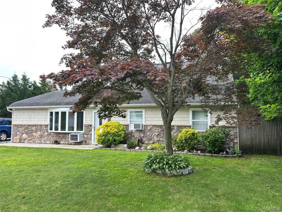 Unit for sale at 166 W 2nd Street, Islip, NY 11795