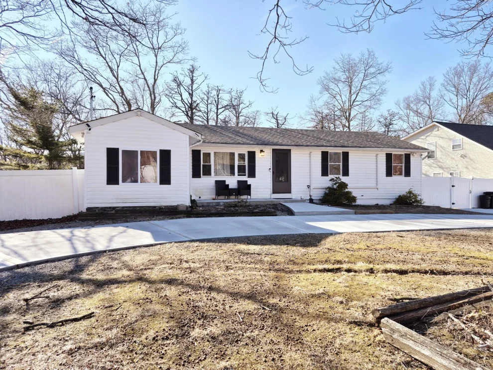 Unit for sale at 149 W End Avenue, Brookhaven, NY 11967