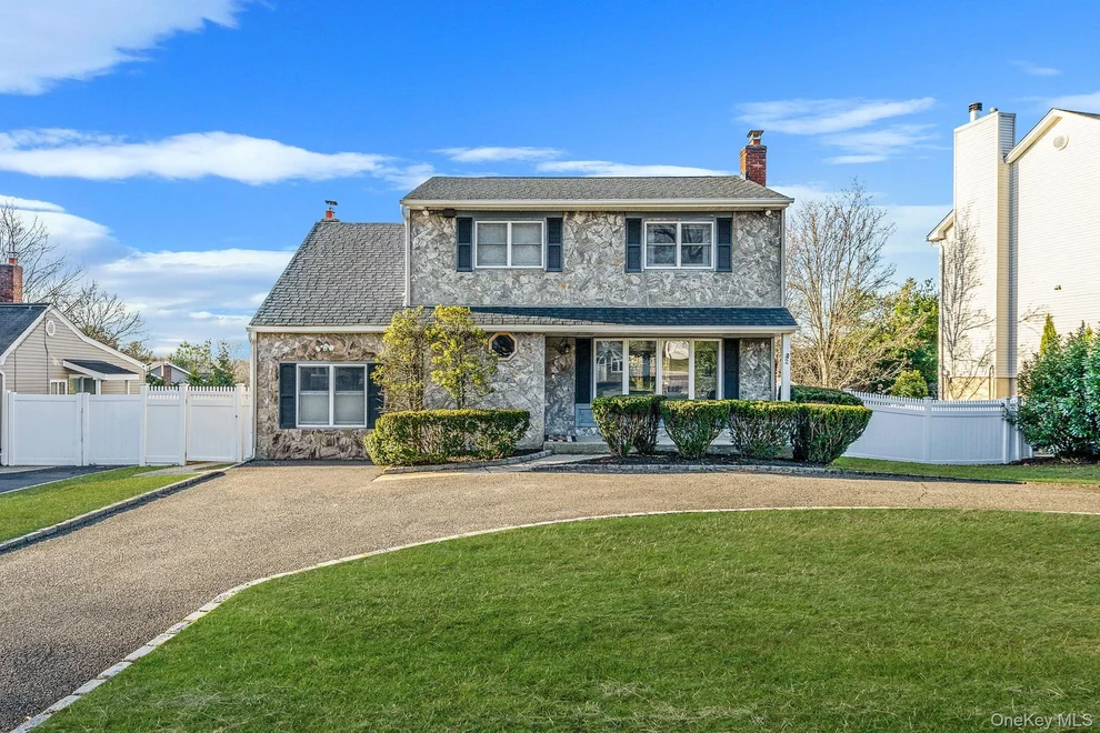 Unit for sale at 2 Cindy Street, Smithtown, NY 11787