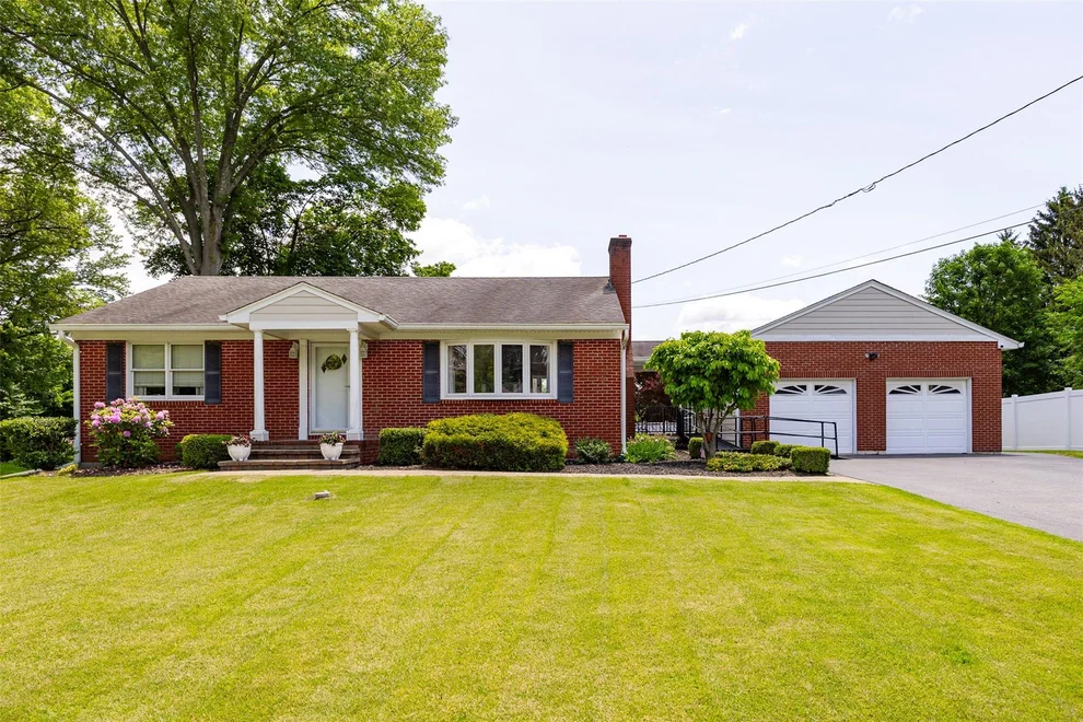 Unit for sale at 18 Lorraine Boulevard, Poughkeepsie (Town), NY 12603