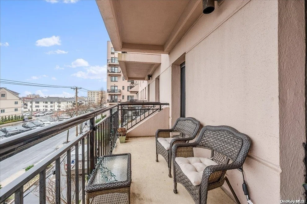Unit for sale at 100 W Broadway, Hempstead, NY 11561