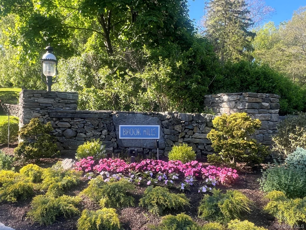Unit for sale at 17 Ingleside Lane, White Plains, NY 10605