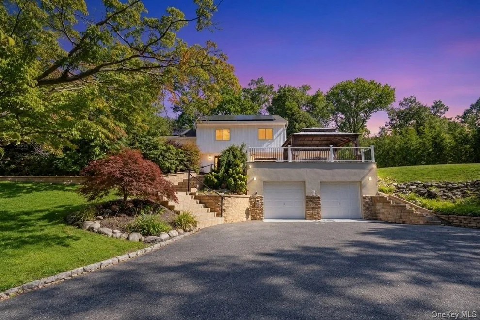 Unit for sale at 29 Hillside Lane, Oyster Bay, NY 11791
