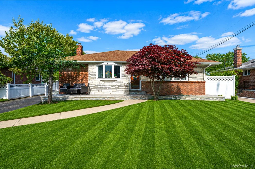 Unit for sale at 117 Wadsworth Avenue, Hempstead, NY 11756