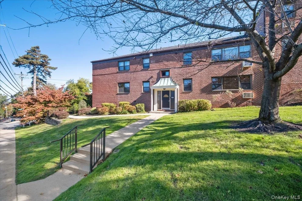 Unit for sale at 125 Beacon Hill Drive, Greenburgh, NY 10522