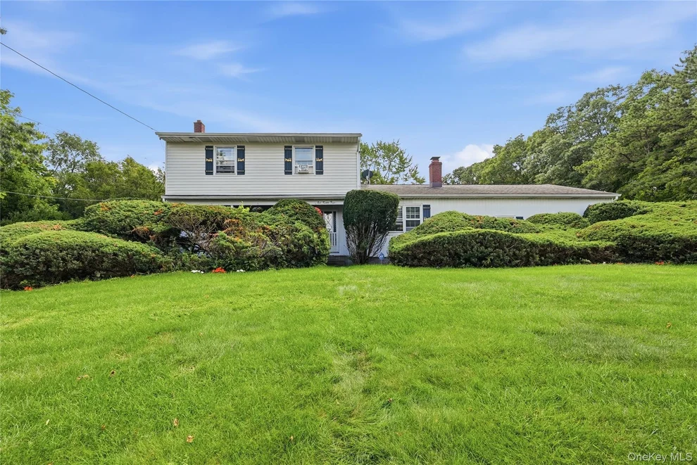 Unit for sale at 124 E Woodside Avenue, Brookhaven, NY 11772