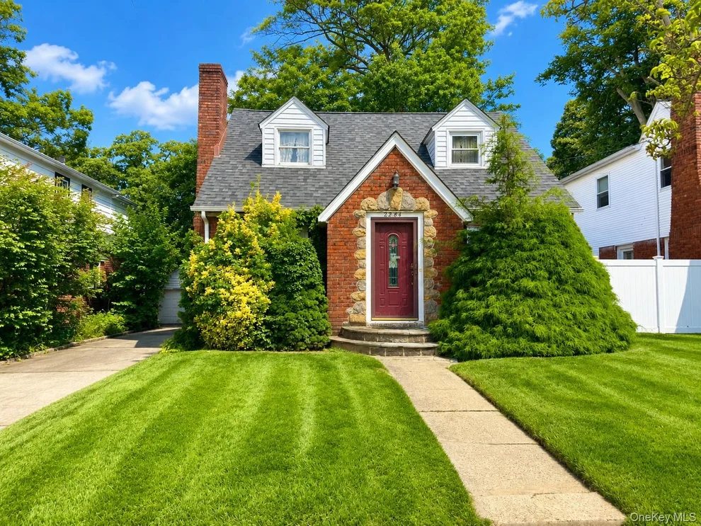 Unit for sale at 2284 Wynsum Avenue, Hempstead, NY 11566
