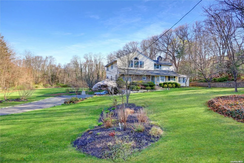 Unit for sale at 15 Kendrick Lane, Huntington, NY 11746