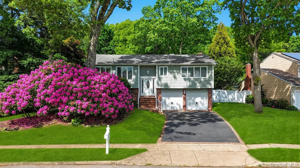 Unit for sale at 9 Quincy Lane, Smithtown, NY 11787