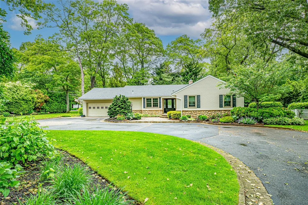 Unit for sale at 1 Idle Day Drive, Huntington, NY 11721
