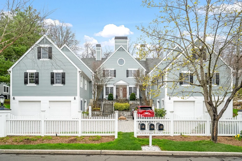 Unit for sale at 14 Wyndham Close, White Plains, NY 10605