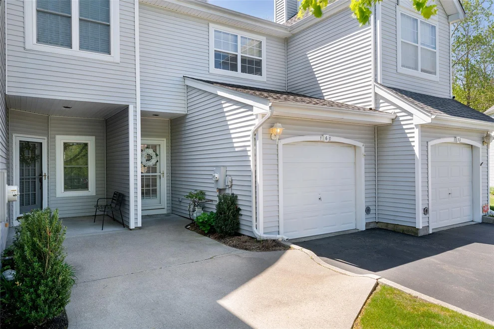 Unit for sale at 160 Windward Court S, Brookhaven, NY 11777