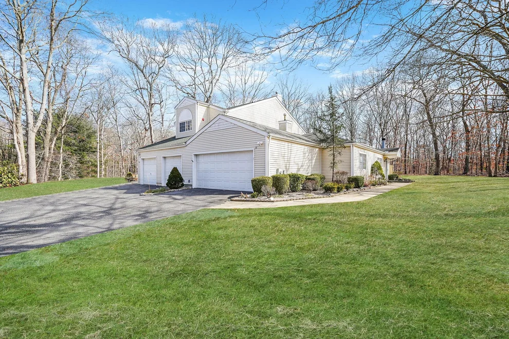 Unit for sale at 88 Rabbit Run, Brookhaven, NY 11949