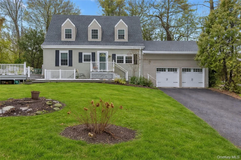 Unit for sale at 72 Daly Road, Huntington, NY 11731