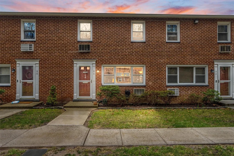 Unit for sale at 86 Charter Circle, Ossining, NY 10562