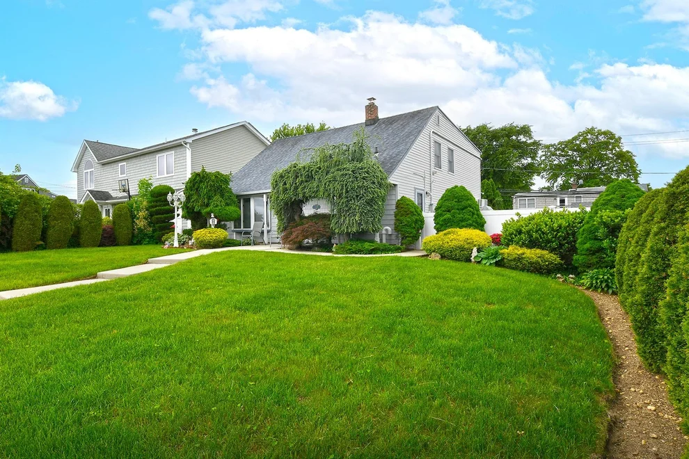 Unit for sale at 29 Castle Lane, Hempstead, NY 11756