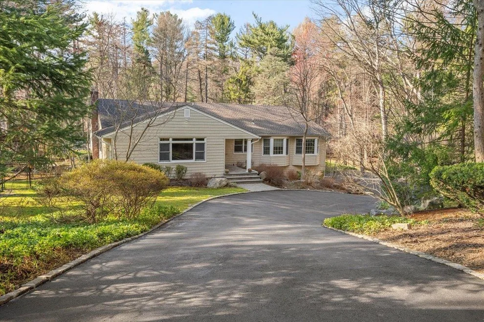 Unit for sale at 482 Berry Hill Road, Oyster Bay, NY 11791