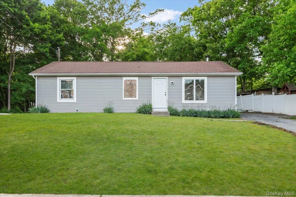 Unit for sale at 12 Lewis Street, Babylon, NY 11798