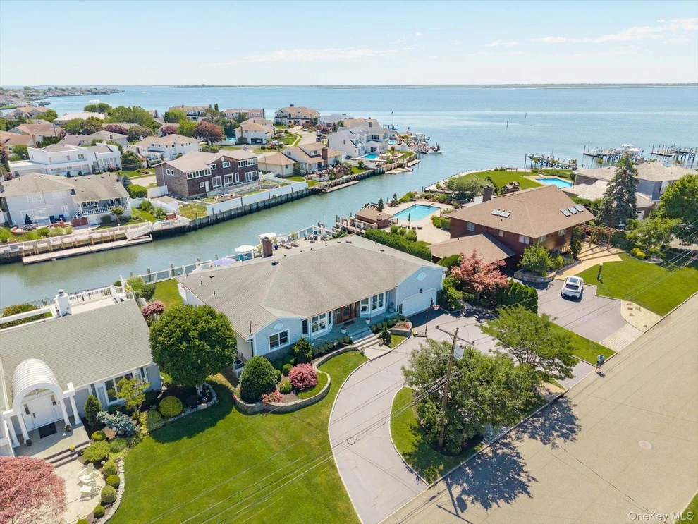 Unit for sale at 280 Bay Drive, Oyster Bay, NY 11758