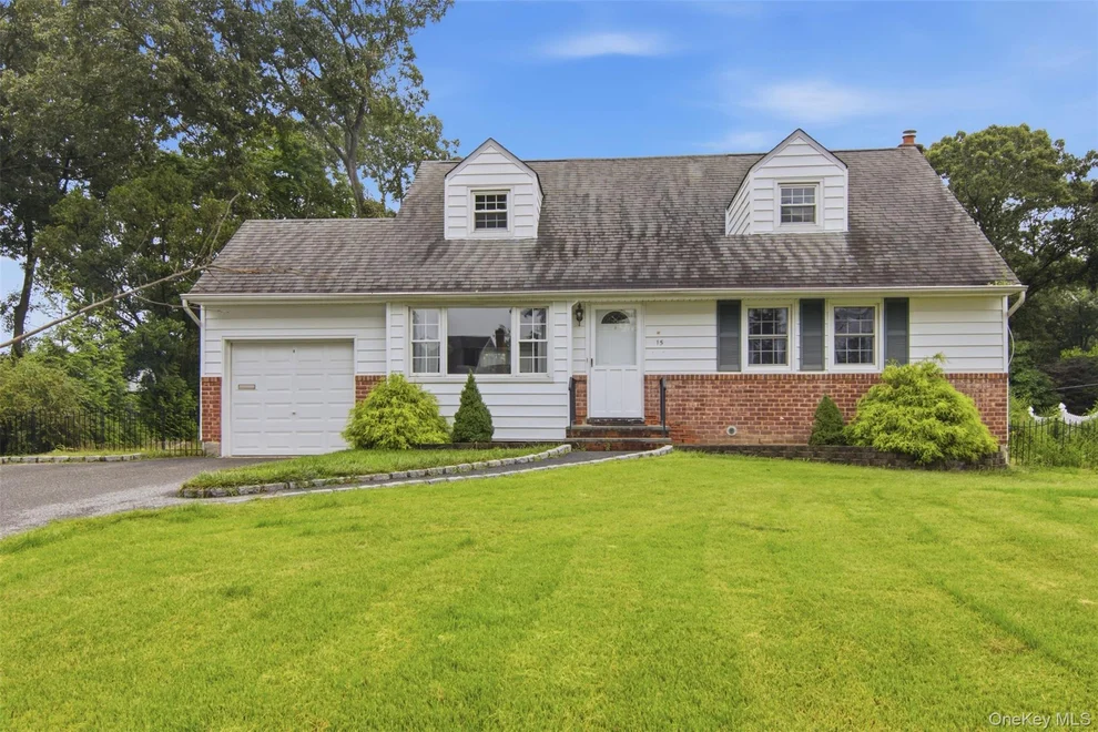 Unit for sale at 15 Apple Lane, Smithtown, NY 11725
