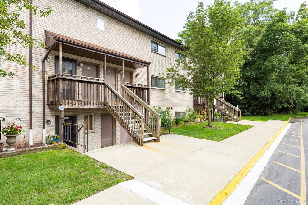 Unit for sale at 26 Cooper Road, Poughkeepsie (Town), NY 12603