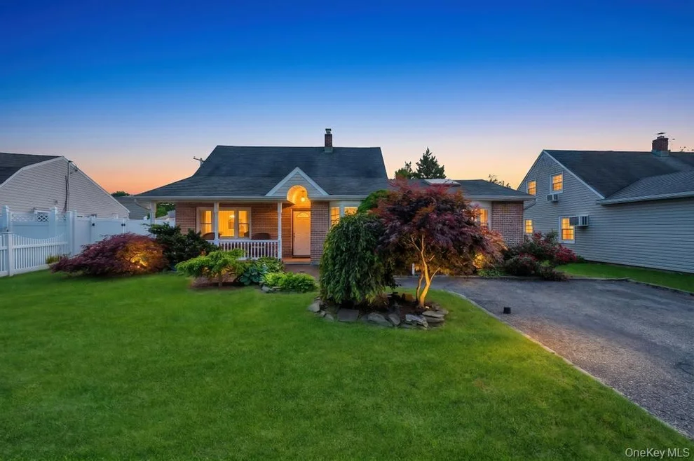 Unit for sale at 156 Shelter Lane, Hempstead, NY 11756
