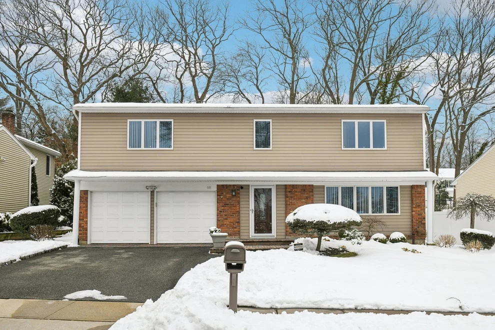 Unit for sale at 68 Barry Lane, Oyster Bay, NY 11791