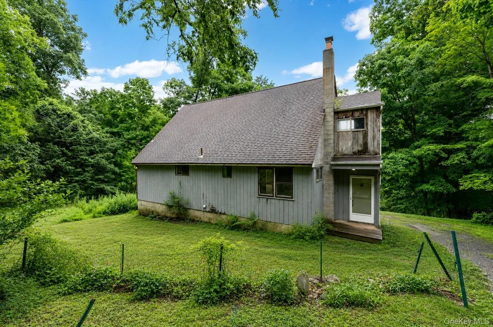 Unit for sale at 14 W Main Street, Lewisboro, NY 10526