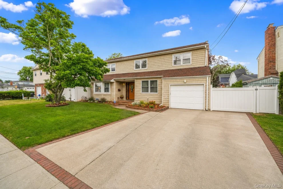 Unit for sale at 4382 New York Avenue, Hempstead, NY 11558