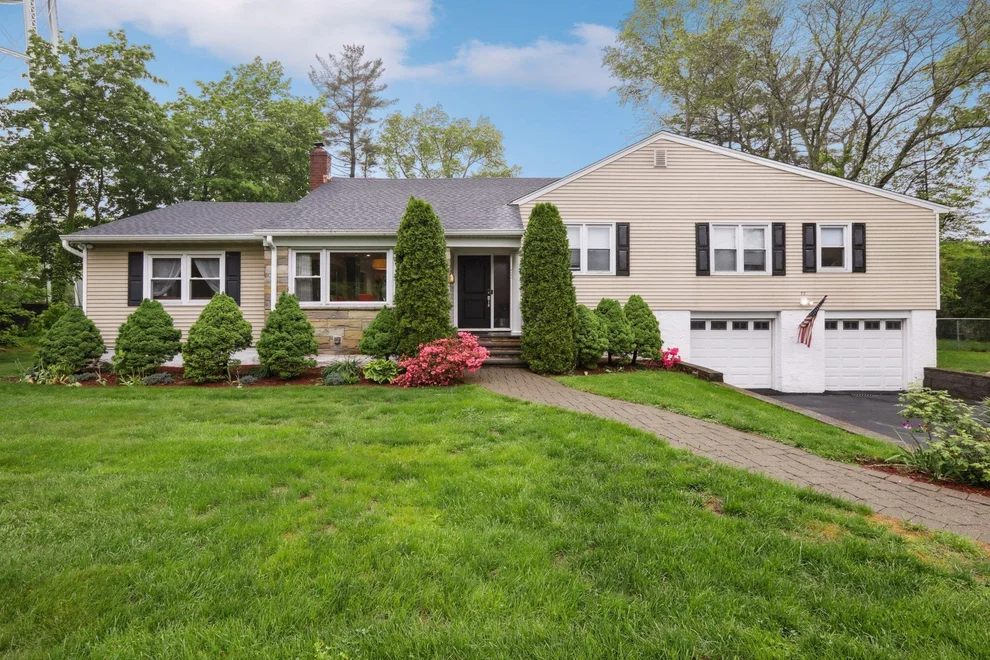 Unit for sale at 77 Top O the Ridge Drive, New Rochelle, NY 10583
