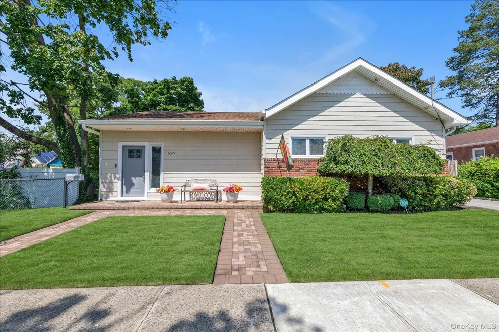 Unit for sale at 529 Grant Avenue, Hempstead, NY 11552