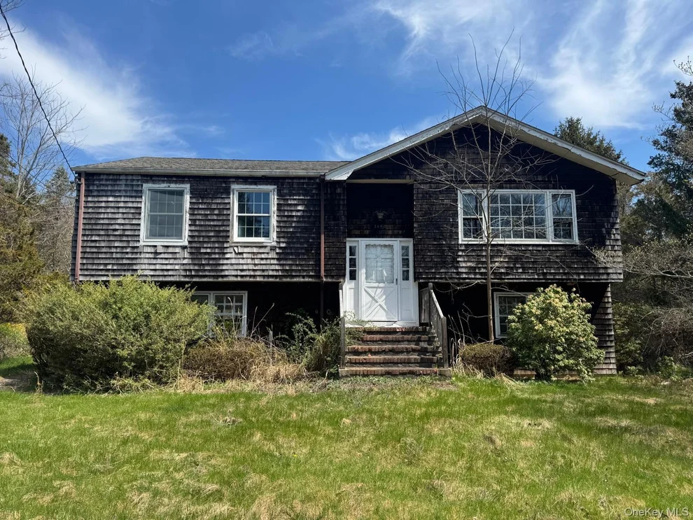 Unit for sale at 1540 N Sea Road, Southampton, NY 11968