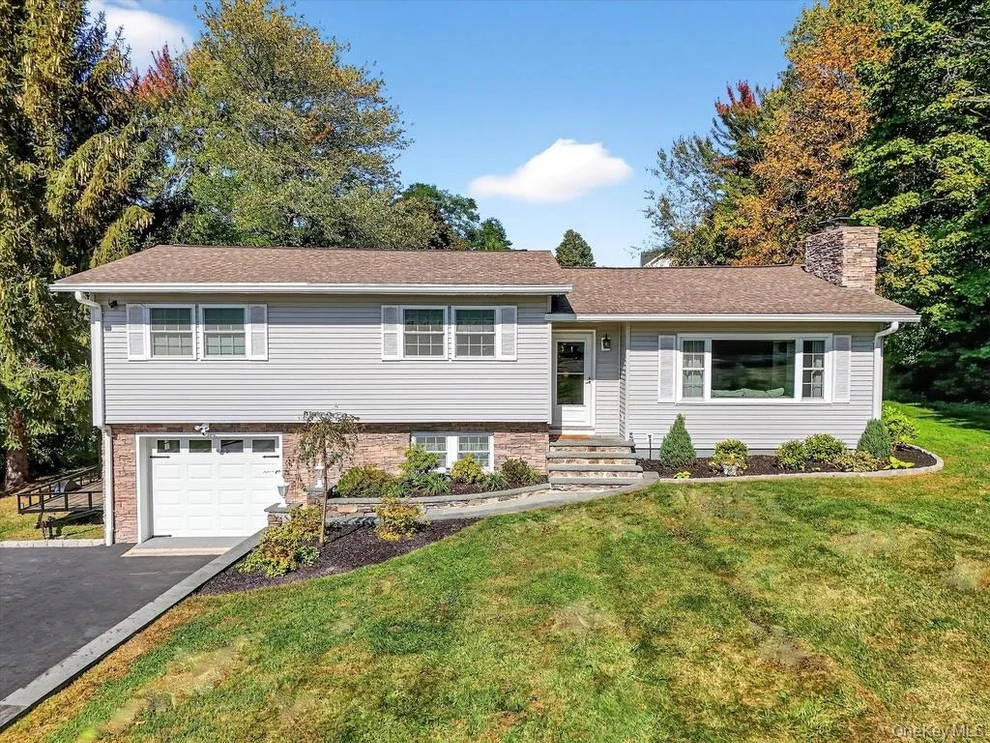 Unit for sale at 301 Balmville Lane, Newburgh (Town), NY 12550
