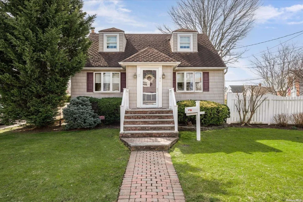 Unit for sale at 94 Bellevue Avenue, Hempstead, NY 11572