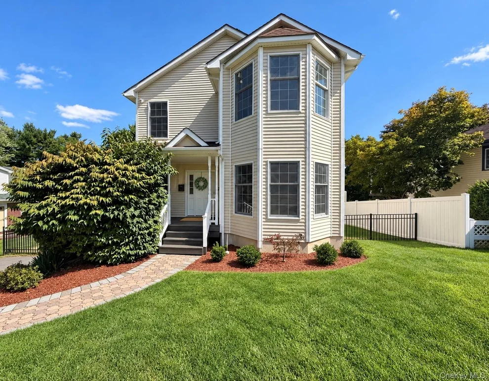 Unit for sale at 28 Hewitt Street, Haverstraw, NY 10923