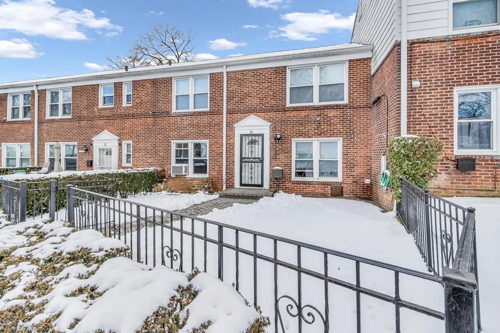 Unit for sale at 21 HILLTOP ACRES, Yonkers, NY 10704