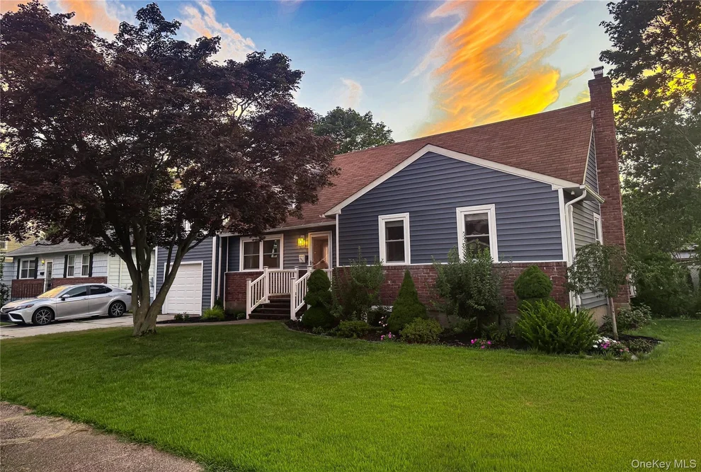 Unit for sale at 644 N Briarwood Avenue, Islip, NY 11795