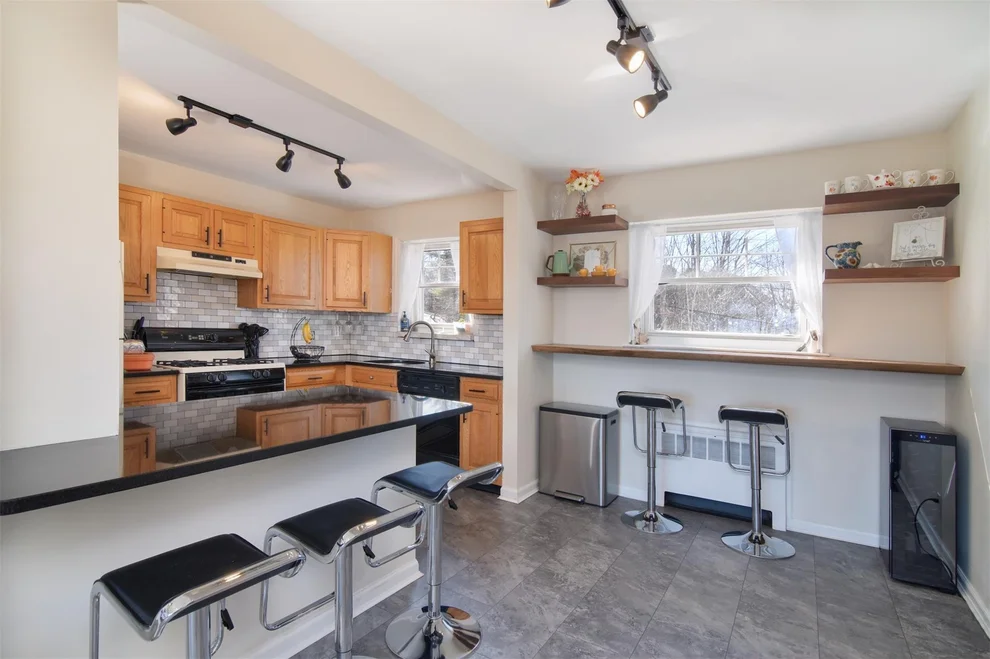 Unit for sale at 1879 Crompond Road, Peekskill, NY 10566