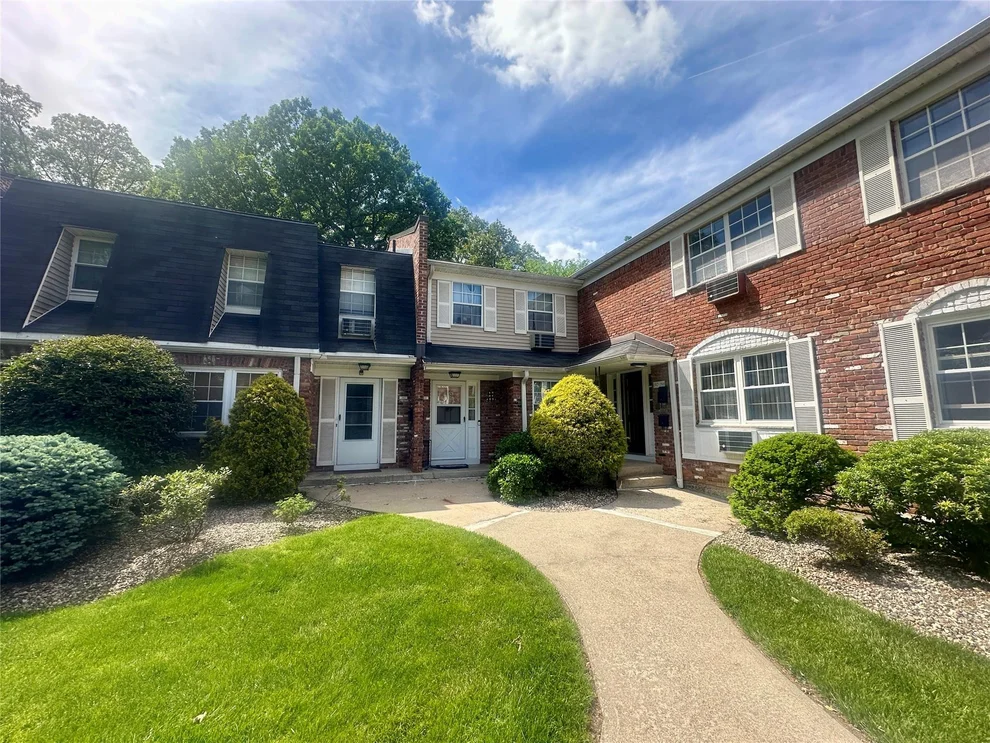 Unit for sale at 202 Doxbury Lane, Ramapo, NY 10901
